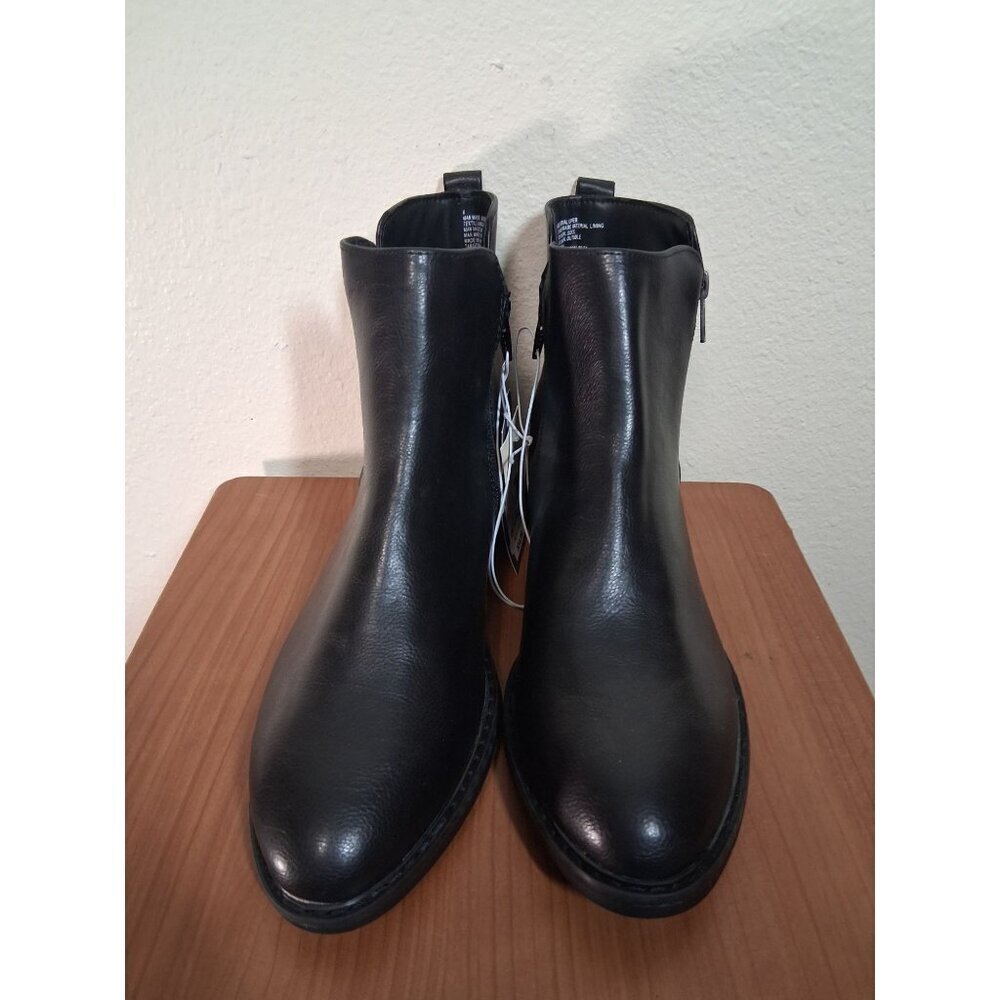 NWT Universal Thread Boots Flat Ankle Business Casual Memory Foam Size 8